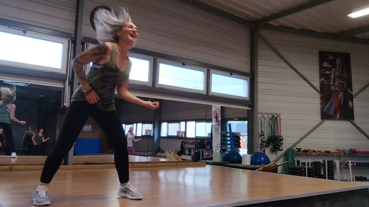 Cry to me - kilotile remix - Chorégraphie Zumba by Nath Fitness Zumba