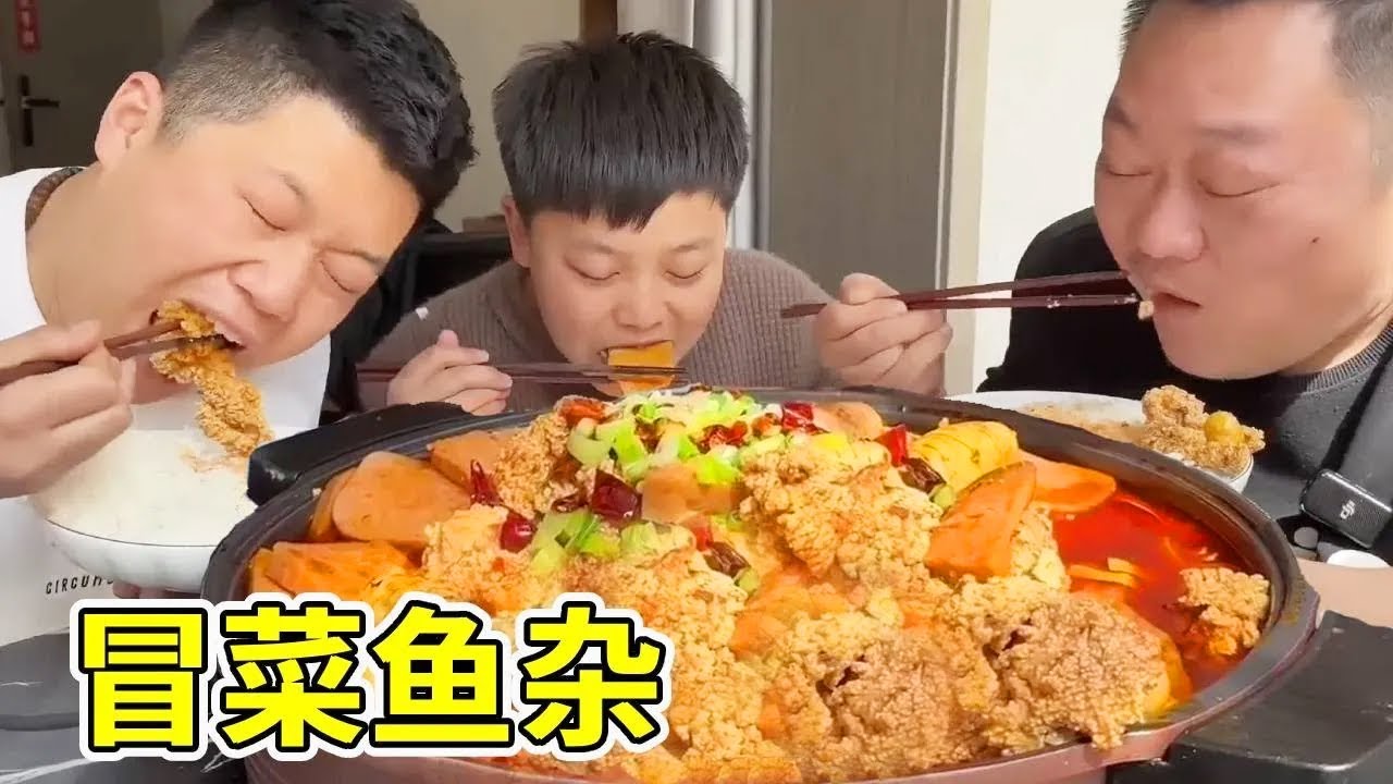 胖龙花30元买一堆菜，回家做麻辣鲜香“冒菜鱼杂”，有菜有肉大口拌米饭吃过瘾！【胖龙的小生活】