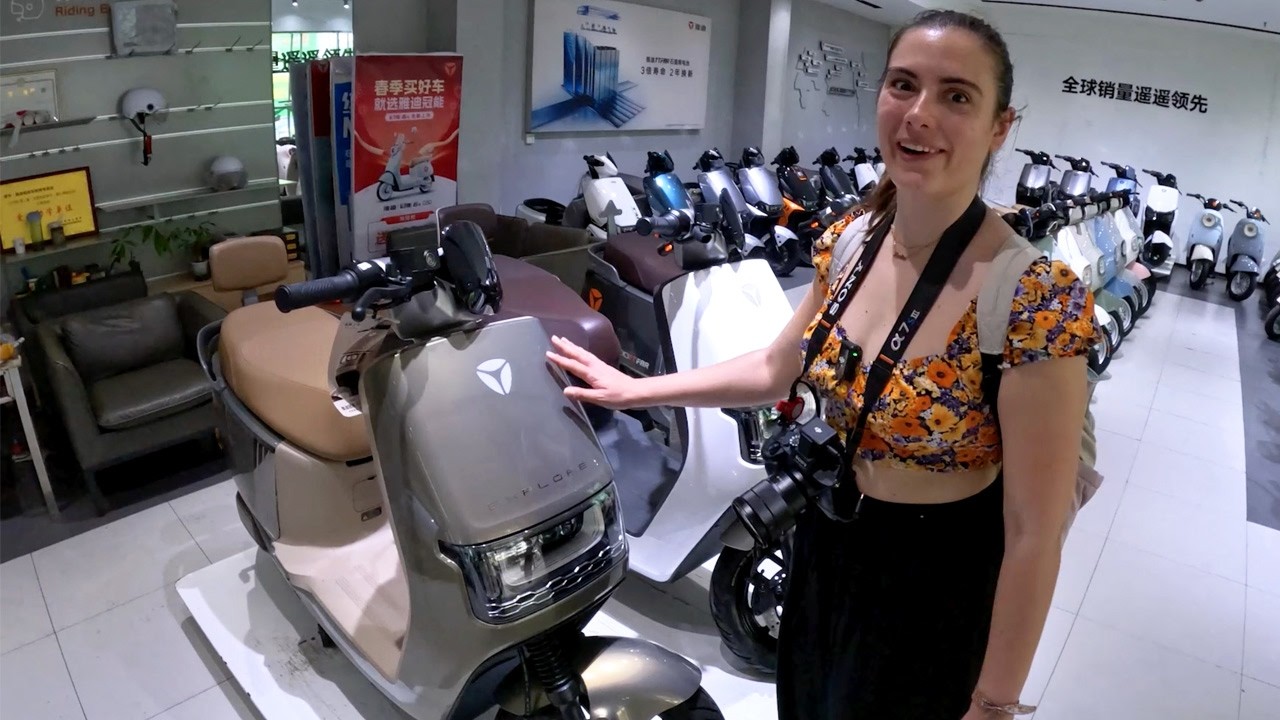Motos eléctricas de $100 vs. $100,000