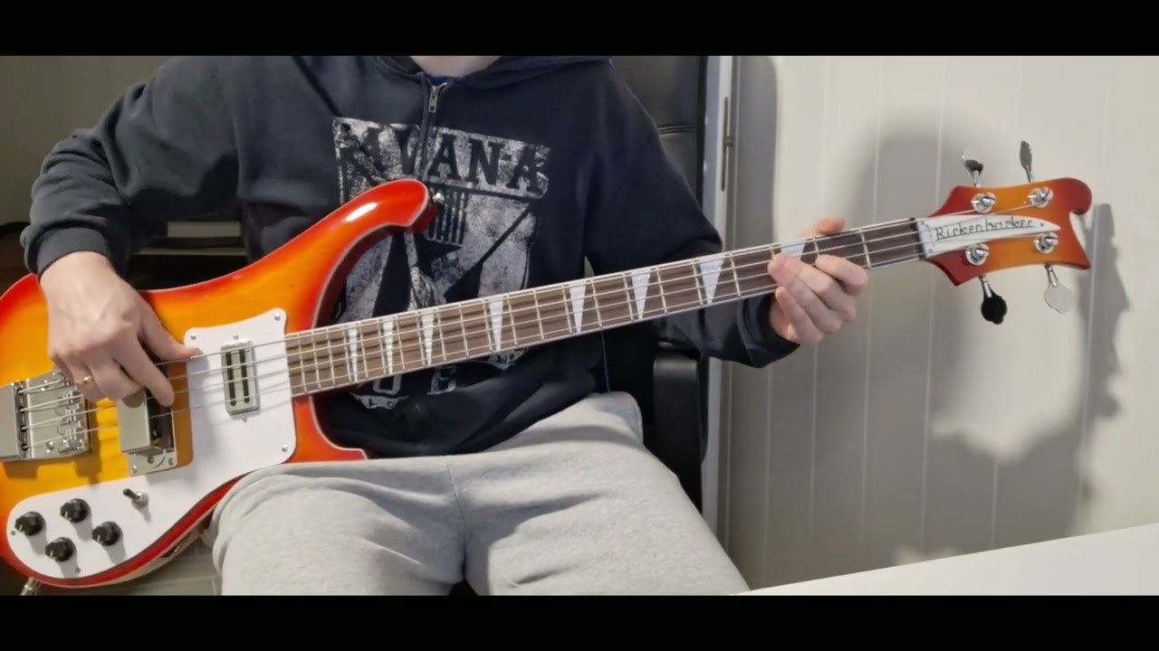 Bass-cover, Frolandsswingen - I ditt vindu brenner et lys