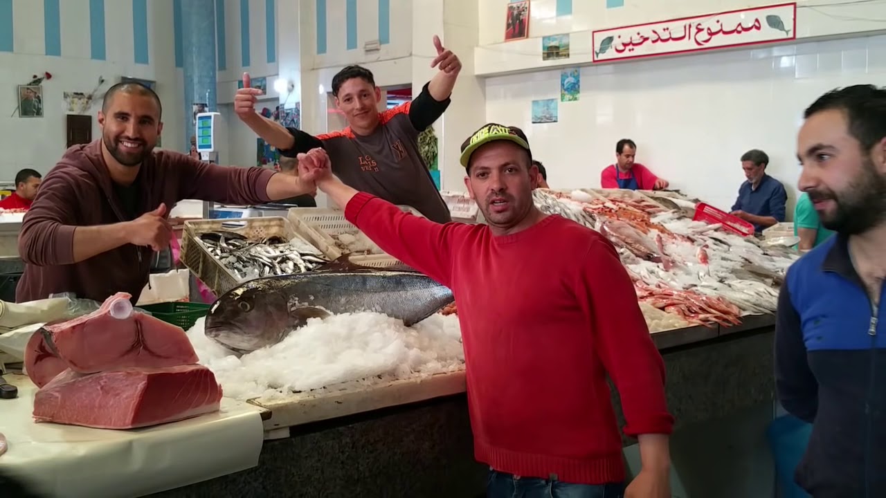 أجمل الأجواء الرمضانية من السوق المركزي بطنجة و أحلى الأسماك الطرية  بأثمنة مناسبة....