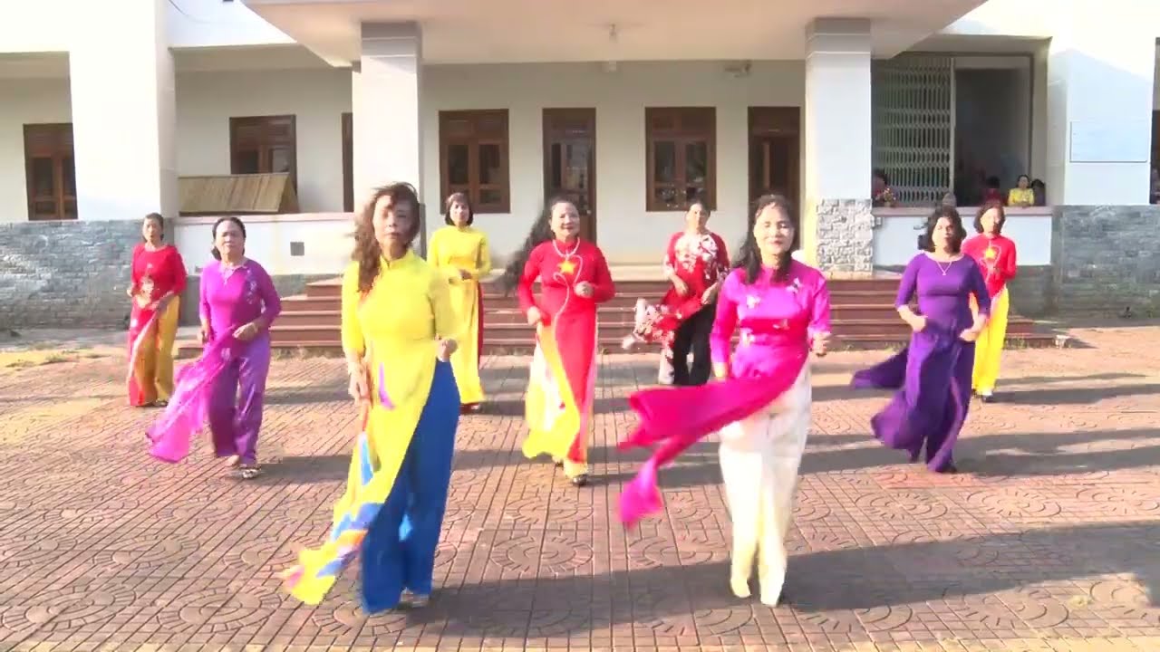 Liên khúc xuân - PN tổ 2 Trường Chinh Kon Tum, Quảng Ngãi