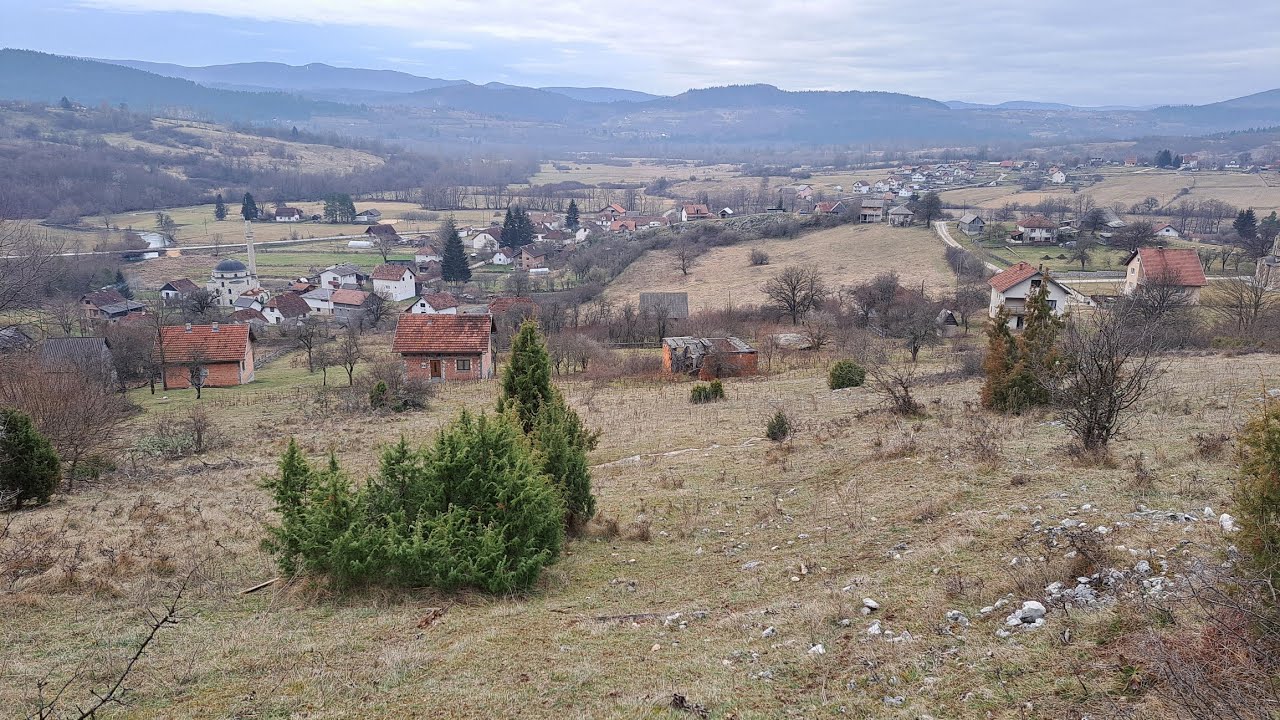 Da pogledam sa Kravarevice jel mi Knežina moja gdje je nekad bila...