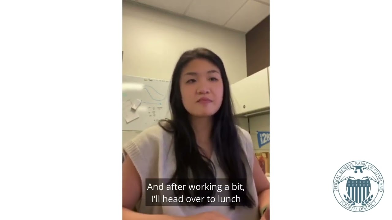 Day in the Life of a Research Analyst - Angela Guo