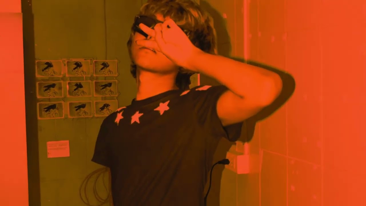 Young & Reckless ft.YUNGTARR (Official Visualizer)