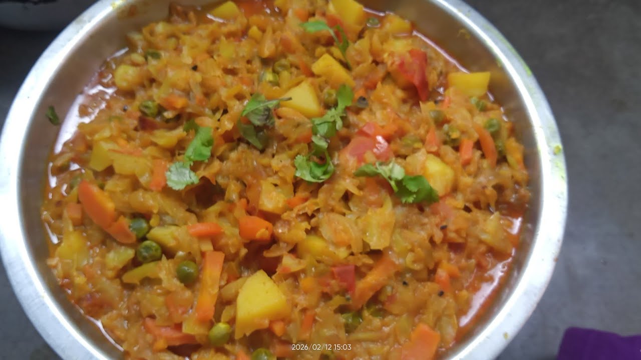 শীতের সবজি দিয়ে বাঁধাকপির ঘন্ট রেসিপি রুটি মুড়ি দুপুরে ভাতের সঙ্গে জমে যাবে।@pampakitchen #recipe