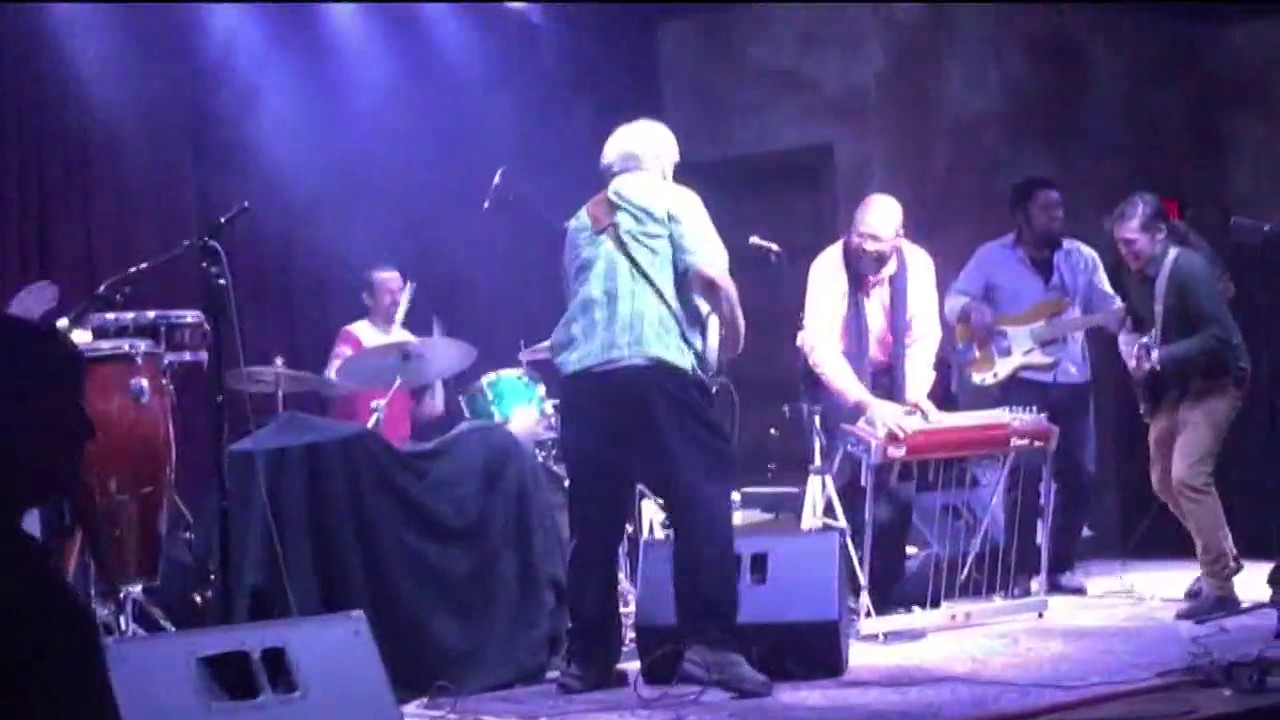 Colonel Bruce Hampton dies after collapsing onstage at Fox Theatre in Atlanta
