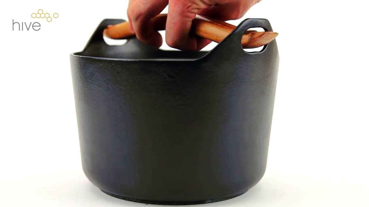 sarpaneva cast iron pot from iittala