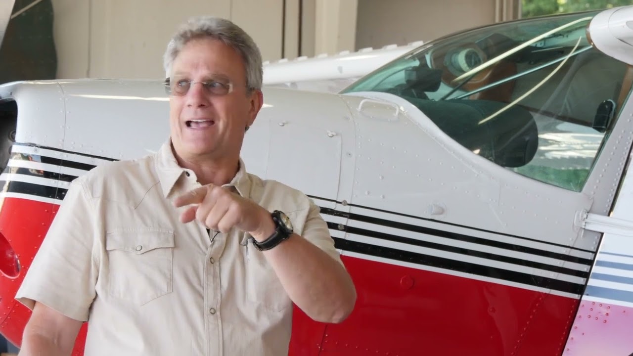 Рой учится выполнять посадку на колёса на самолёте Cessna 180/185 Skywagon. Часть 1.