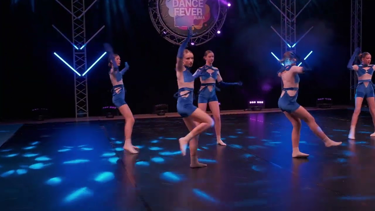 Royal Dance Studio - Bold in motion/jazz group junior/