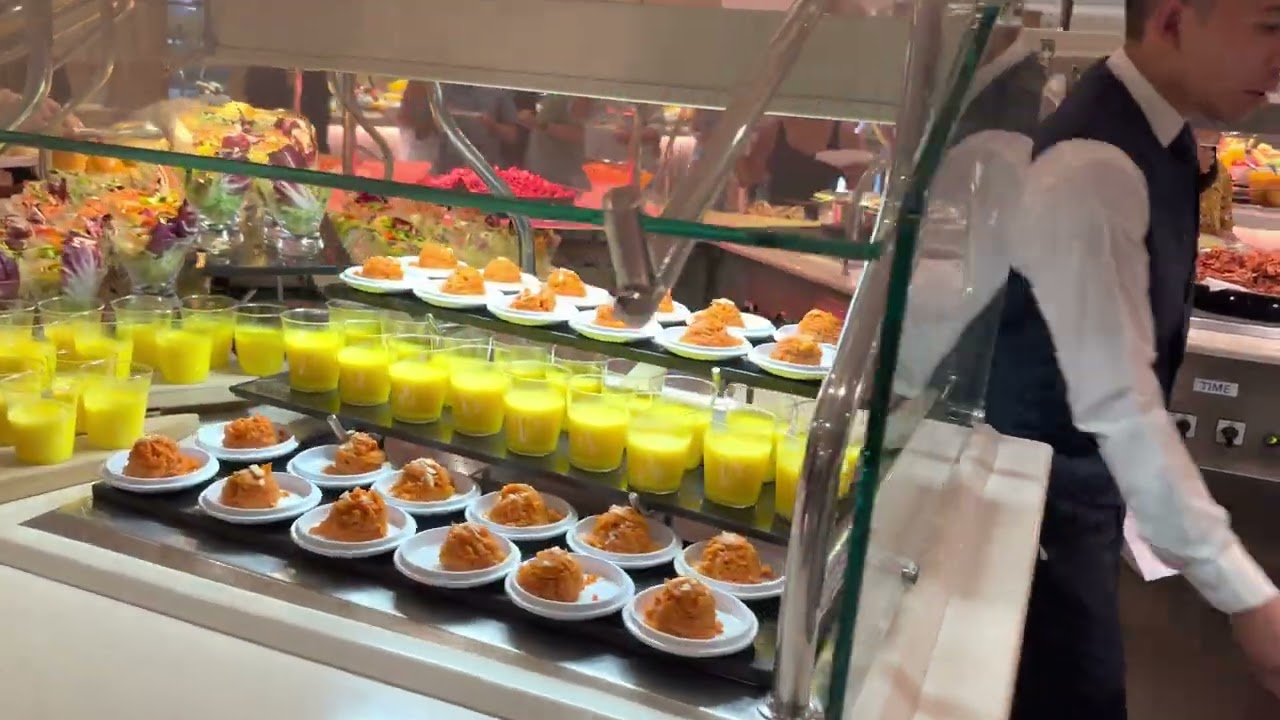 Windjammer Buffet on the Oasis of the Seas