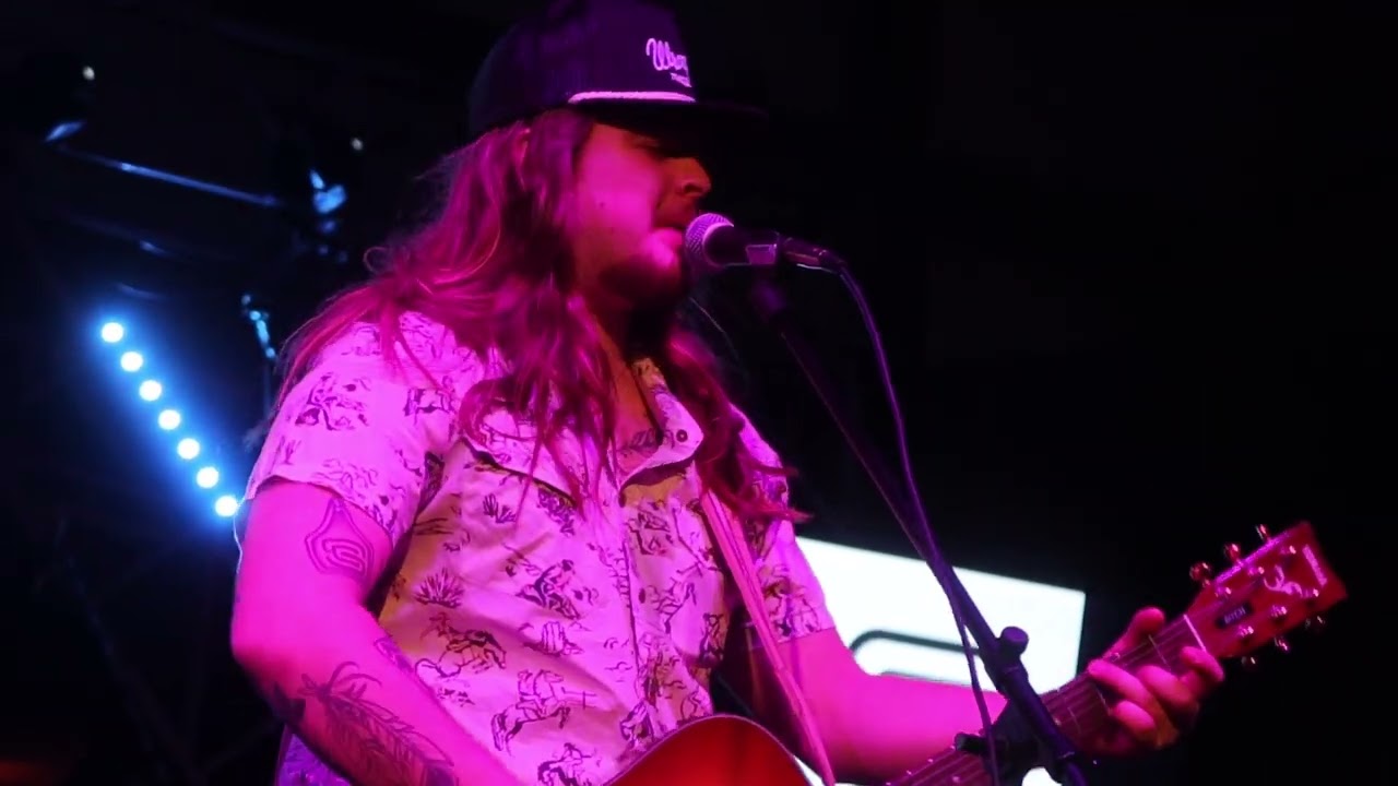 COLIN STOUGH Cover of Dancing On My Own (partial) Barnstormer's, Williamson, GA 2☆1☆25