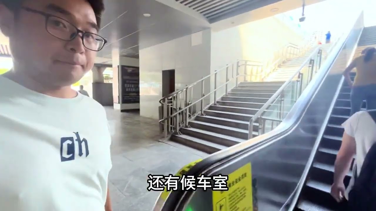 实拍菏泽火车站现状，主体建设非常气派，比很多省会车站大气
