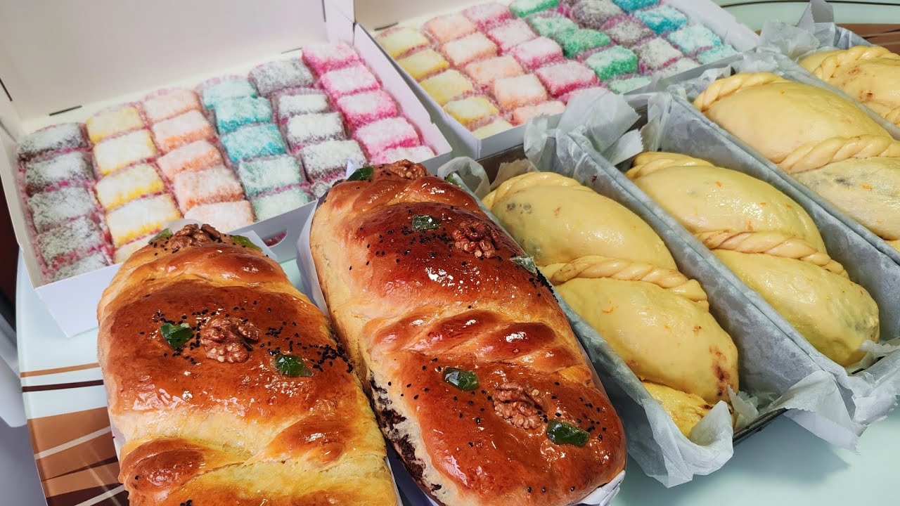 Sushi . Chả giò giòn tan . Ức gà tẩm bột chiên. Cozonac. Bánh su kem . Lamington cake