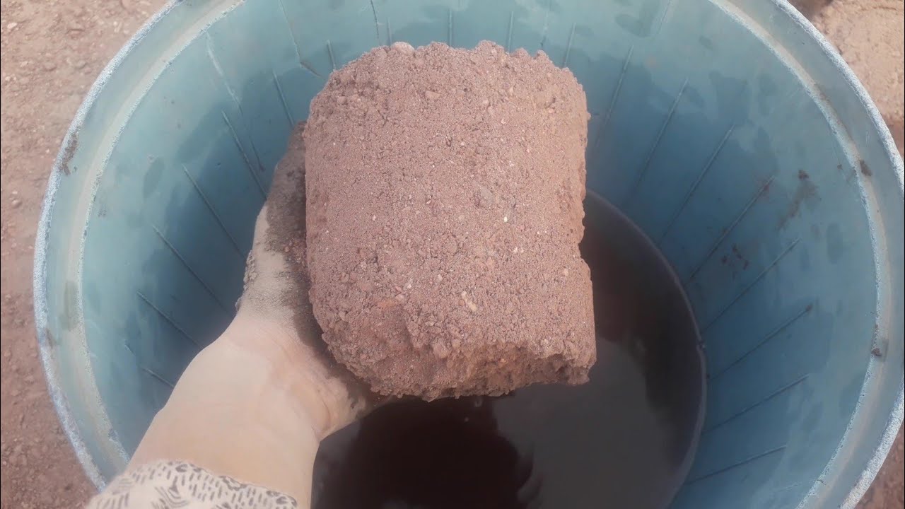 New extra soft red dirt cups crumbling in new blue bucket 🪣+dry floor crumbling 💦💤🥹