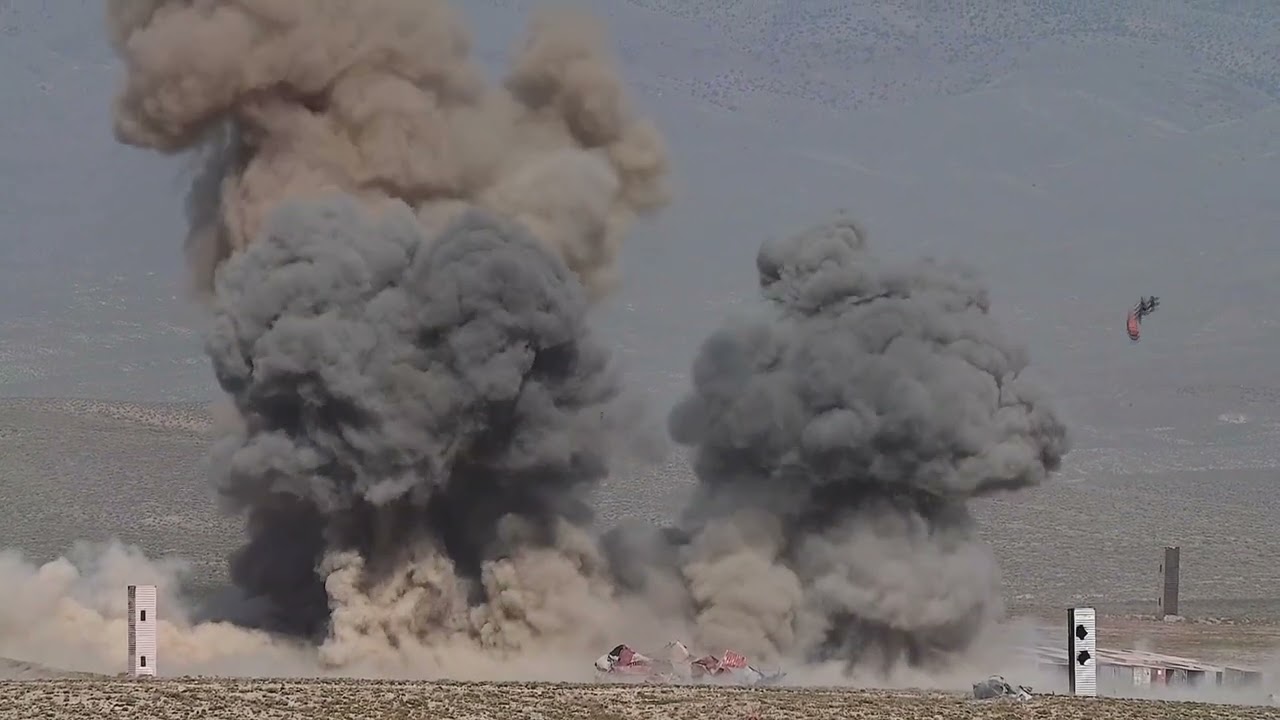 U.S. FA-18 Super Hornets drop 1K POUND BOMBS on targets at NTTR