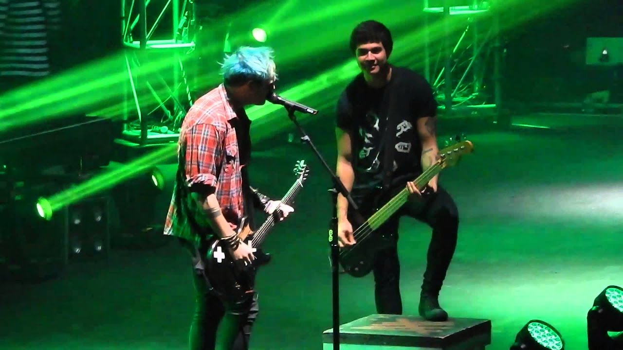 Voodoo Doll- 5 Seconds of Summer Live @ The Mall of Asia Arena