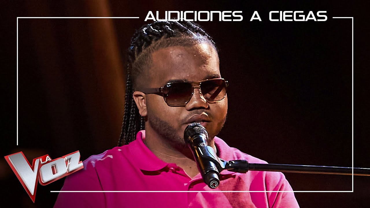 Lucas Feliz canta 