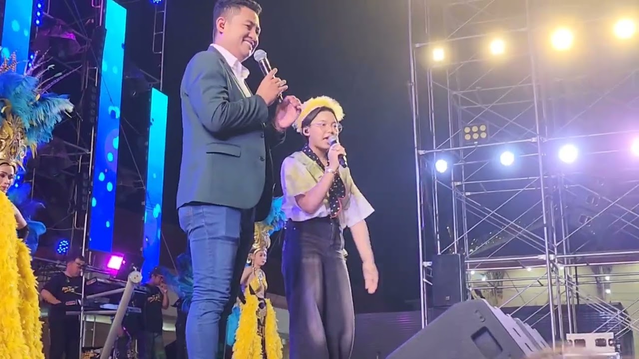 เต็มโชว์ คนเต็มวัด - #ต้นข้าวสุปรียา & #สุปรียาแบนด์ แสดงสด งานวัดบ้านขอม #สมุทรสาคร 