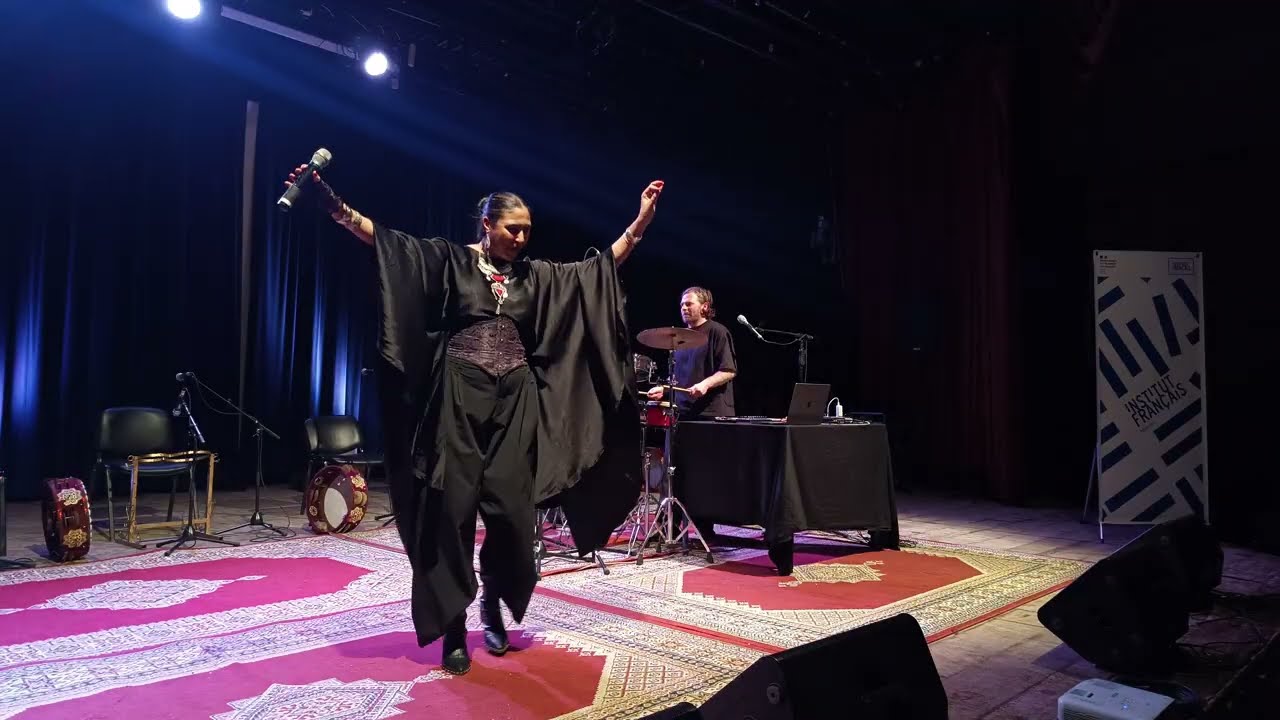 عالمين موسيقيين الثنائي نشوى الفنانون غزلان مليح وأليكس بايلوت والطائفة العيساوية عبد العالي المرابط