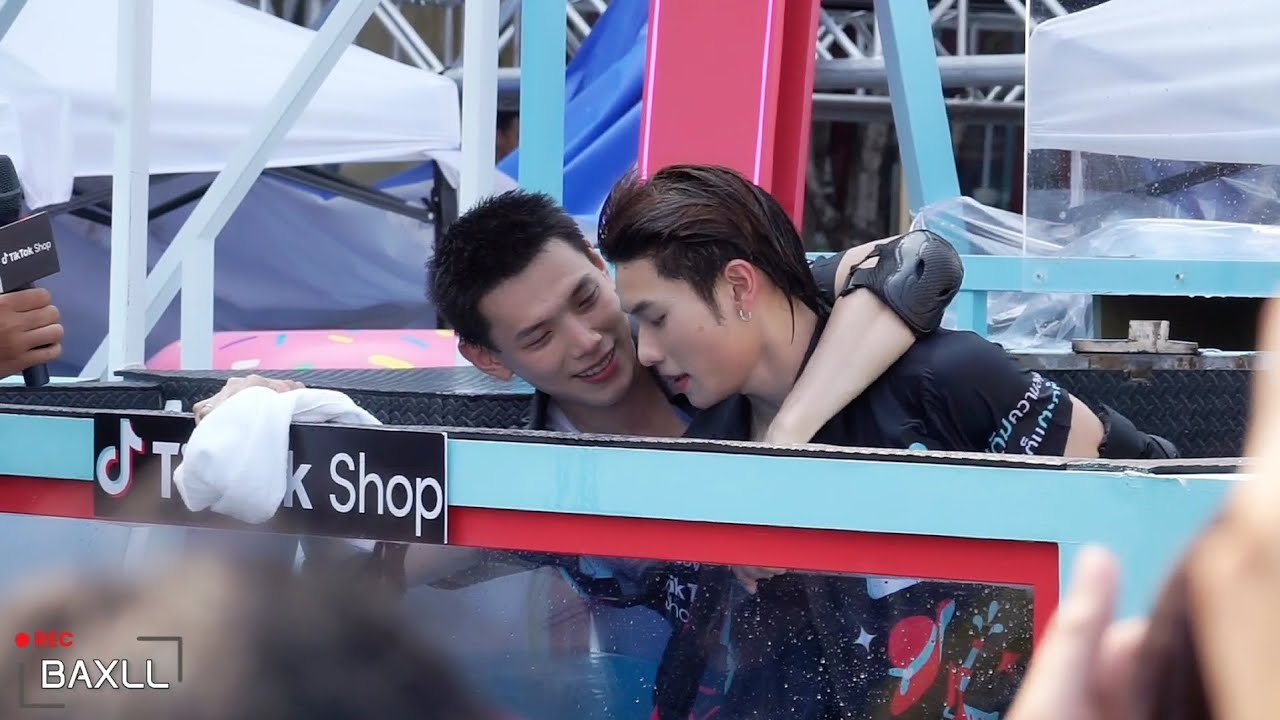 240414 ต้าห์อู๋ ออฟโรด Daou Offroad - หนุ่มน้อยตกน้ำ 💦 #TTSSongkranxDaouOffroad @ ICON SIAM