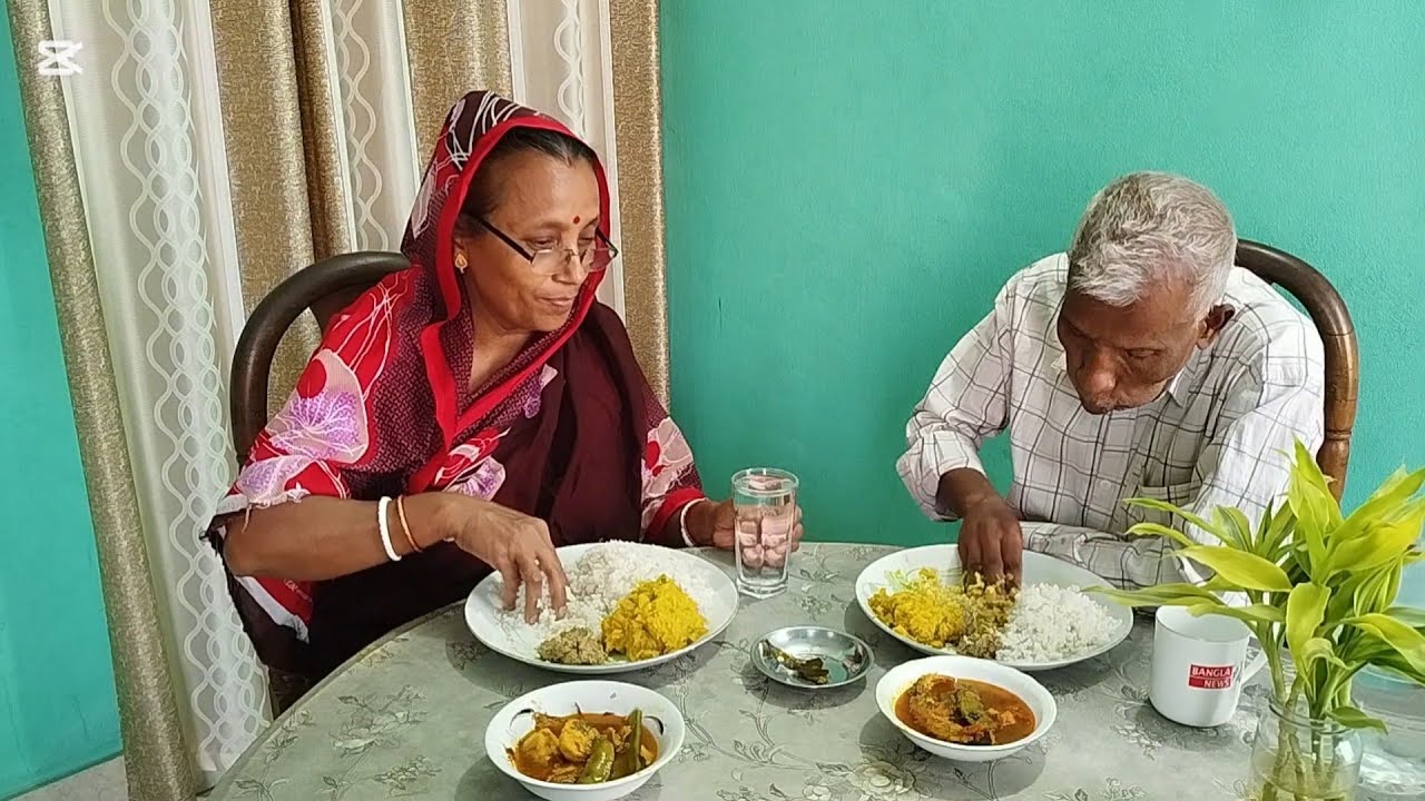 ডালের বড়িদিয়ে মাছের ঝোল,বাঁধাকপি ভাজা,কপির ভর্তা বাদাম দিয়ে।১০ সেকেন্ডে ভর্তা পিষে নিলাম।cooking