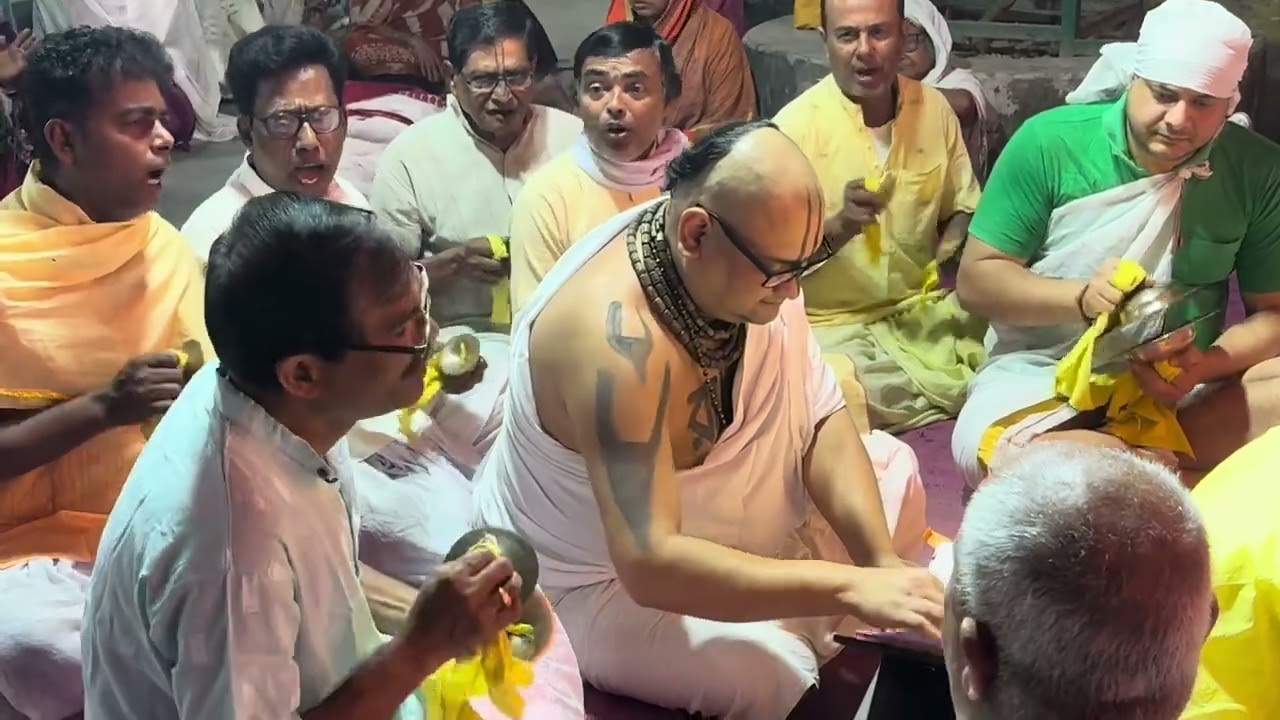 Barsanar Holi Smoron @nitaidarbar 
