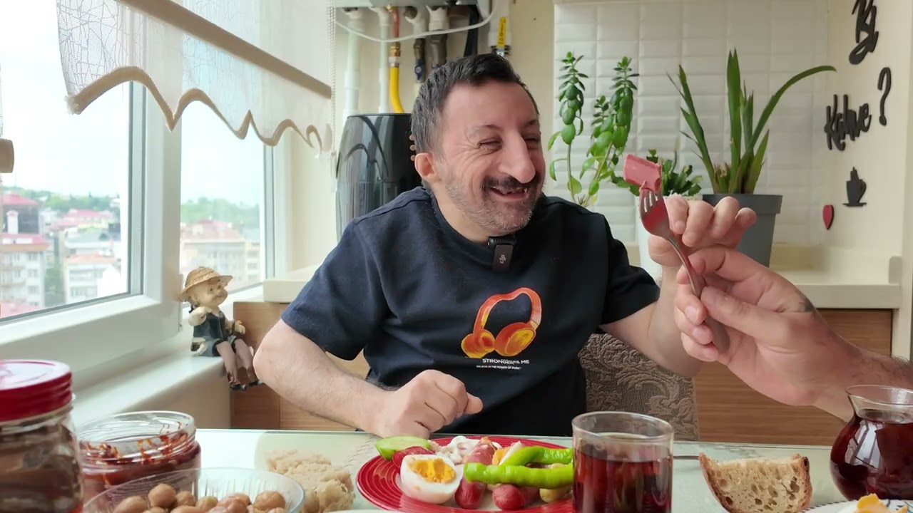 BONCUK KAHVALTIYI BASTI! 🐶🍳