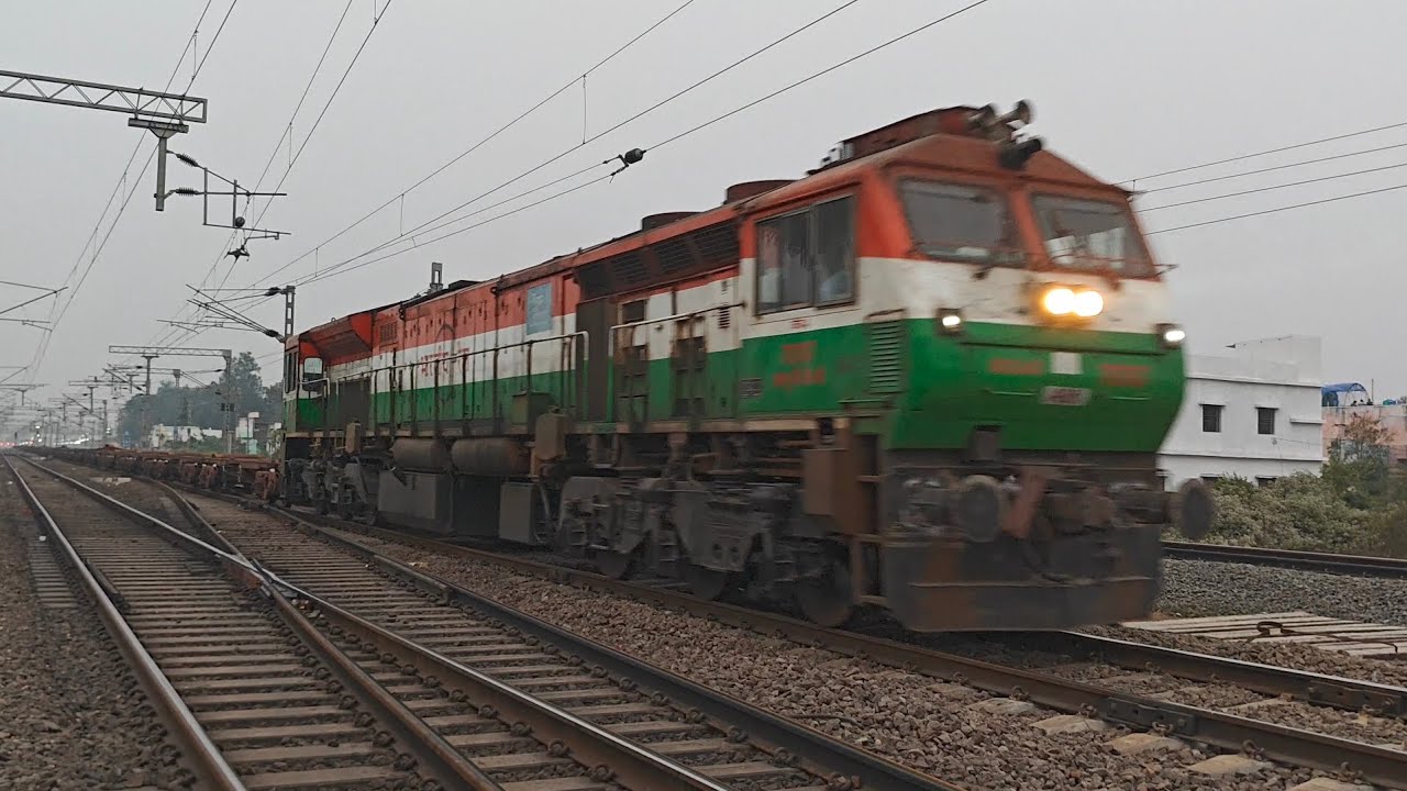 Tri colour abr wdg4d with empty blc freight Skipping Freight Republic day Spl video 