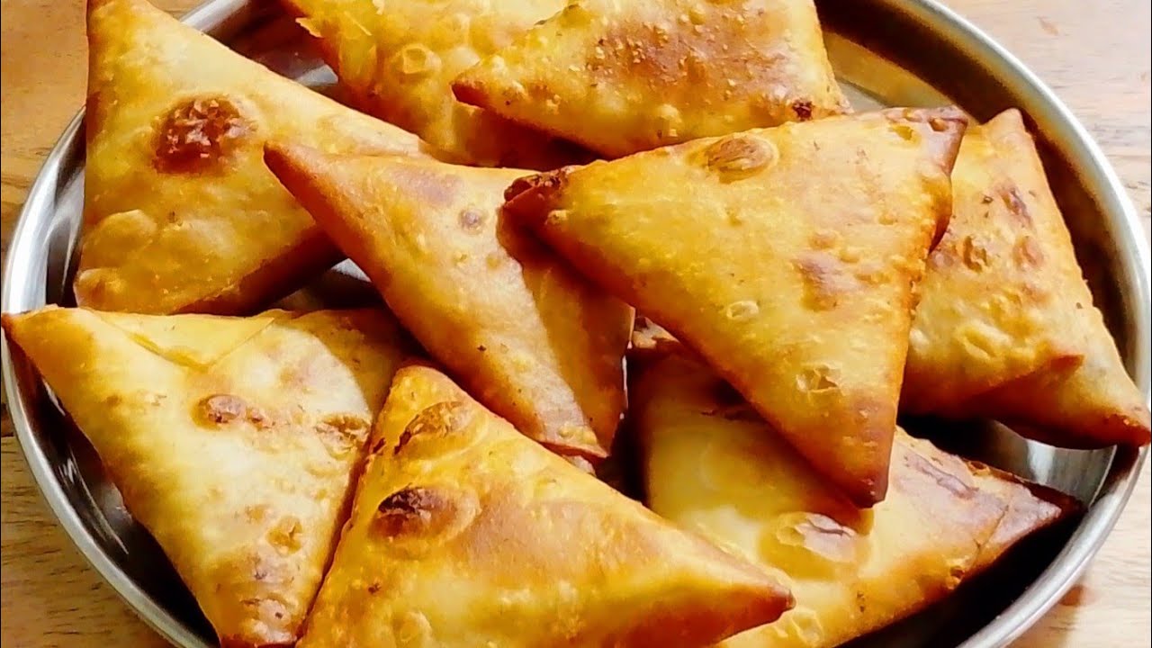 ALOO AUR PYAZ KA SAMOSA