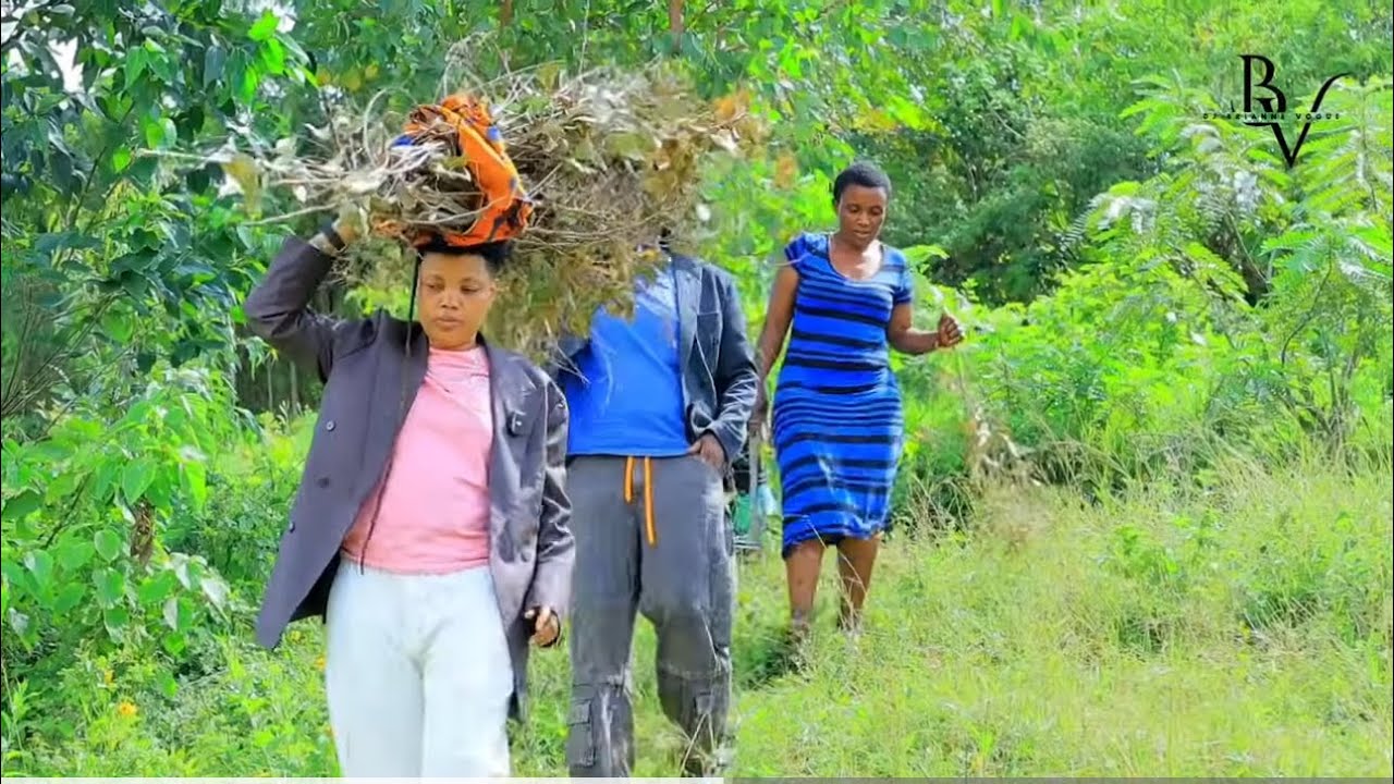 MAMA ANGE arabyinnye ivumbi riratumuka🔥 ibyishimo biramurenze🙏 aba Raa Familly nabantu b&rsquo;Imana🤲🙏