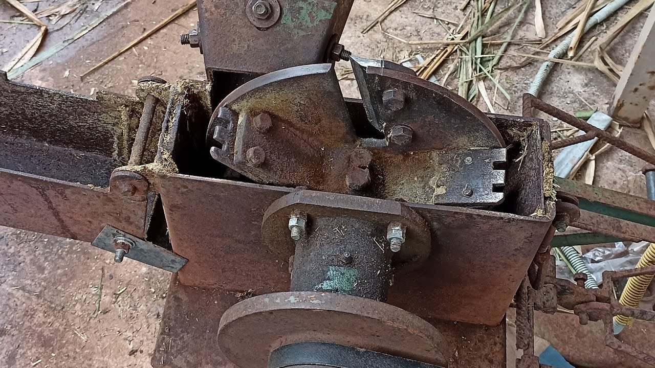 Fiz uma pequena mudança no sistema de por as lâminas da forrageira Cremasco  Júnior