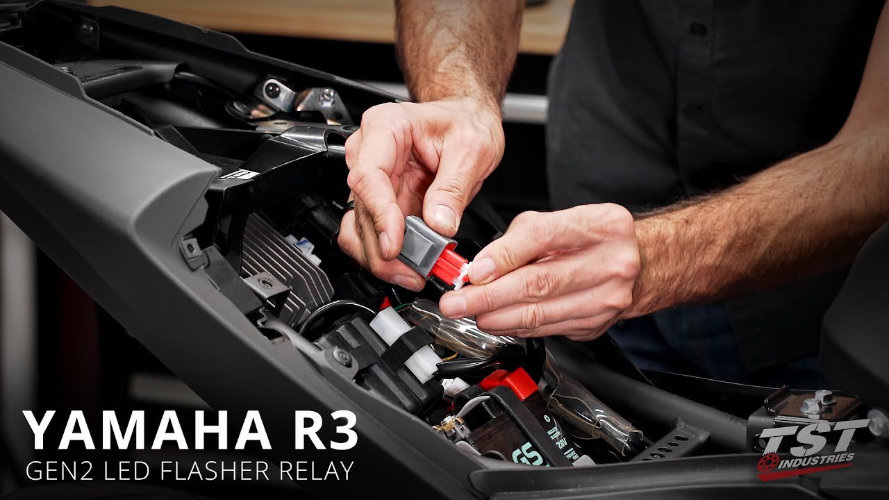 Как установить реле светодиодной указателя поворота на Yamaha R3 2019+ от TST Industries