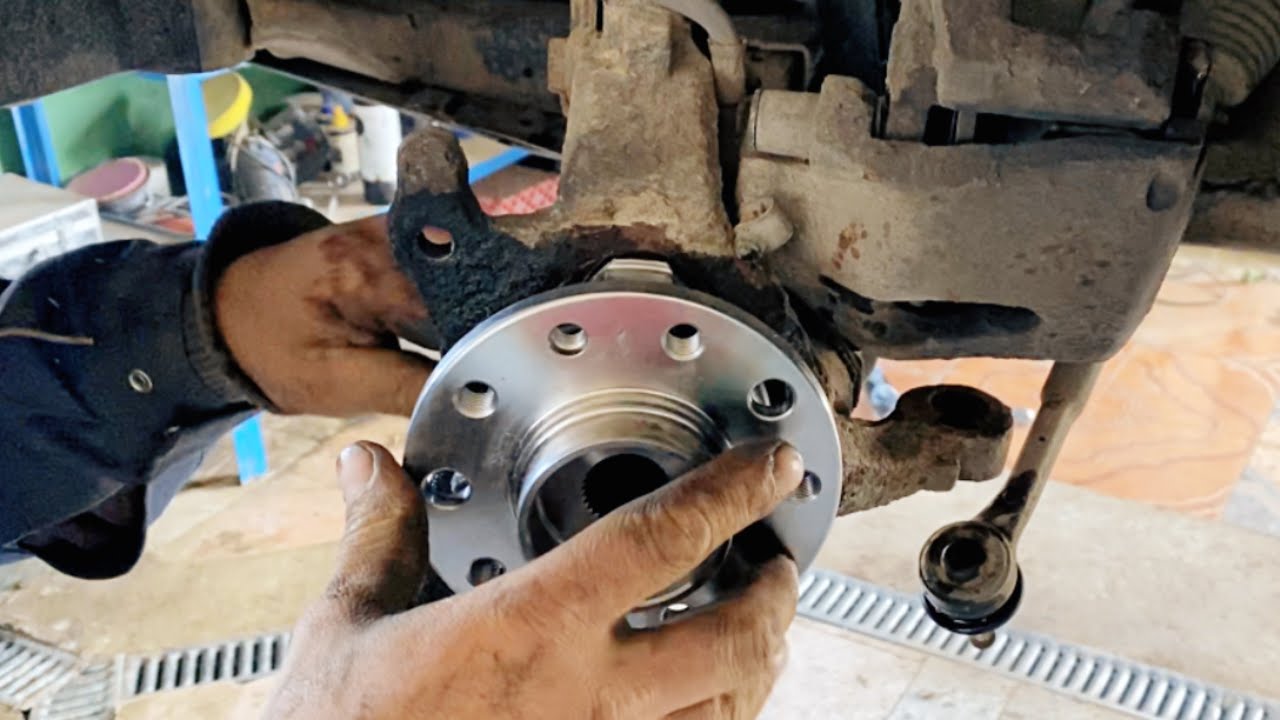 How to Replace Front Wheel Bearing Opel Astra H, Cum schimb rulment față Opel Astra H