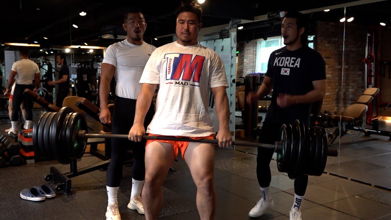 헬스 안하는 헤비급 맷집왕의 3대...와.. 사람맞나?