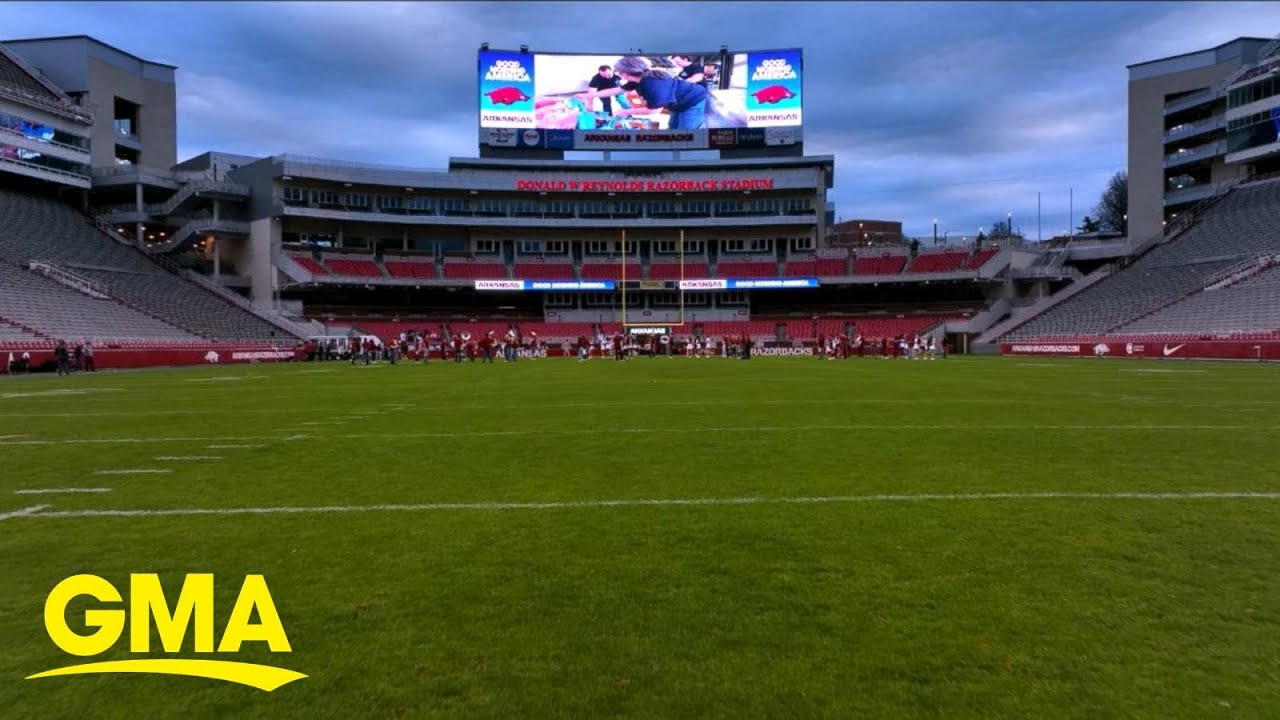 ‘GMA’’s’ T.J. Holmes visits alma mater, University of Arkansas l GMA