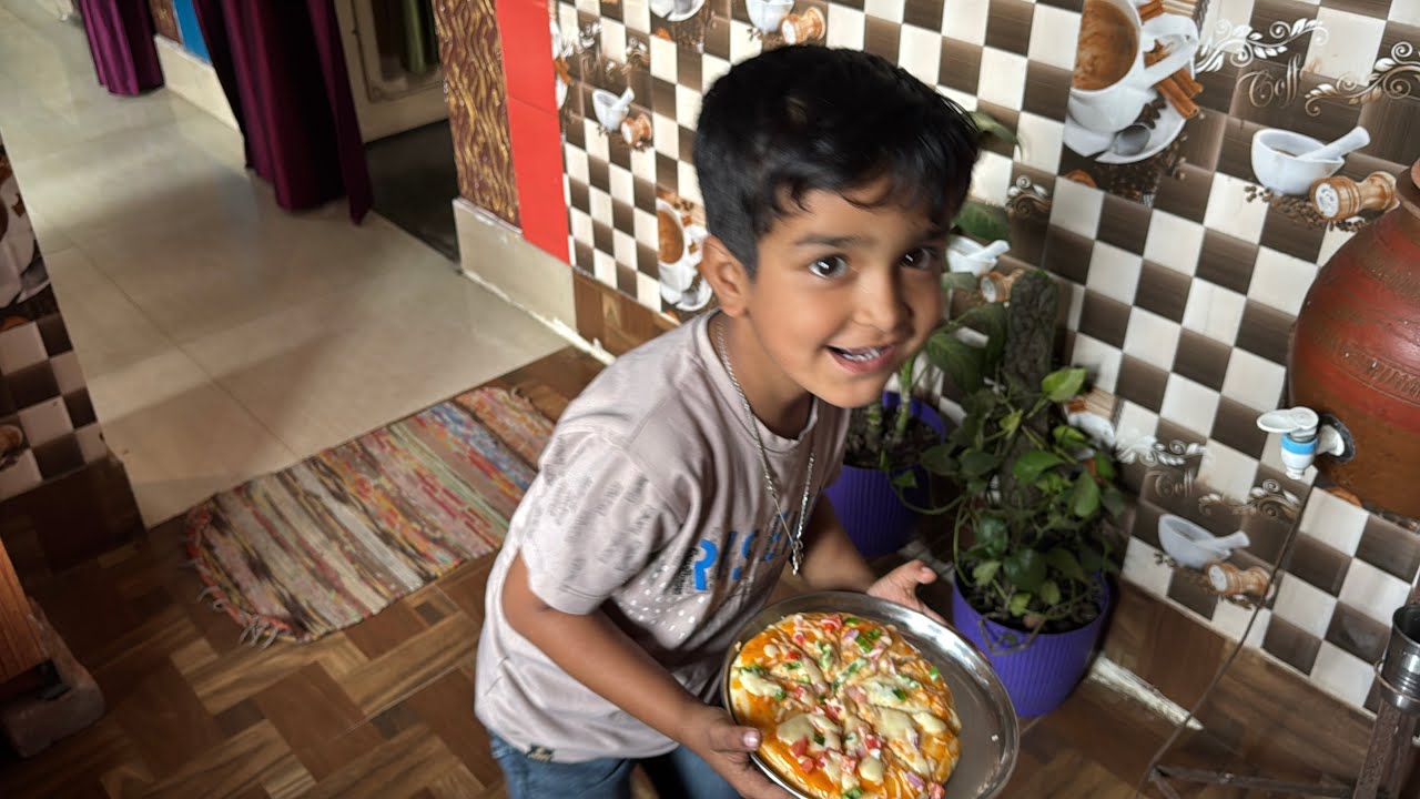 Aaj mummy ne banaya pizza 🍕