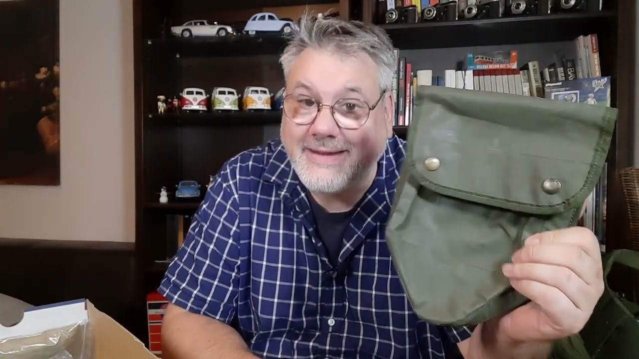 28. August 2024: Unboxing Zuschauerpaket. Belgische M71 Taschen, Helmbezug Flecktarn
