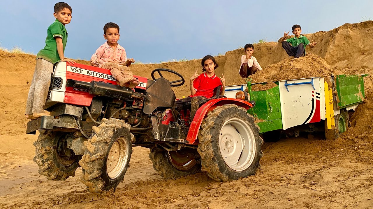Mini Tractor Trolley on Unpaved Road Filled With Water || VST Mitsubishi Shakti VT 224 1D Ajai 4WD