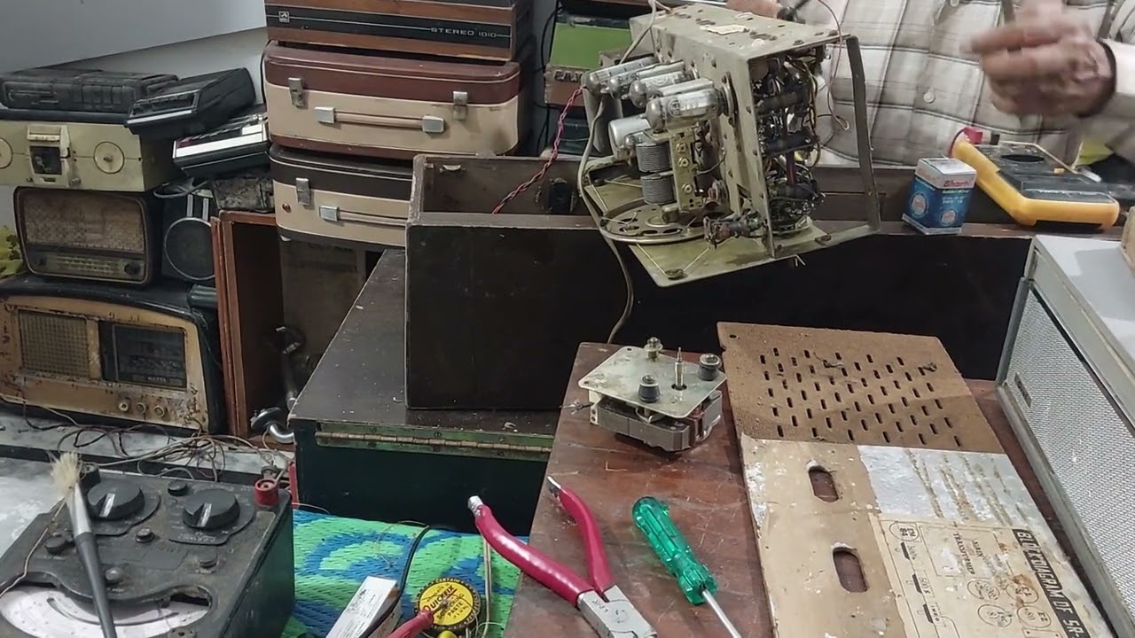 Antique Tube Radio Repair |  Vintage Electronics