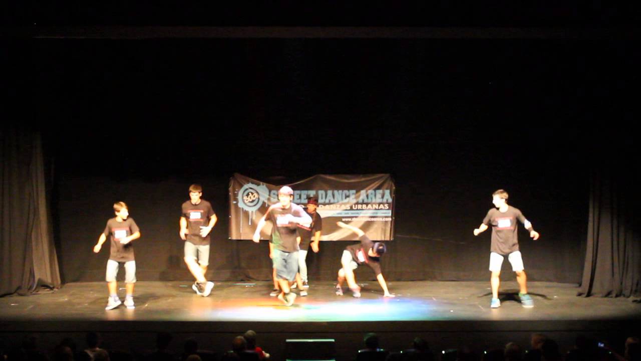 Break Dance Intermedio, Festival fin de curso STREET DANCE AREA 2014   2015