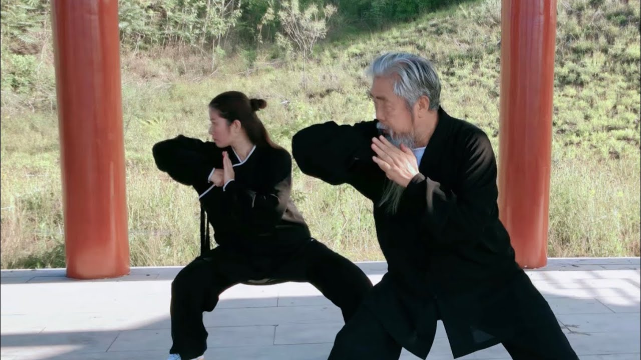 （珍藏版）#传统古法龙门太极拳#黄冬梅跟着八十多岁恩师学艺时视频难得一见。#（真传一句话，假传万卷书”大道至简，感恩师父传艺一步到位，从不让弟子走弯路。#taichi#太極拳 #24式简化太极拳#