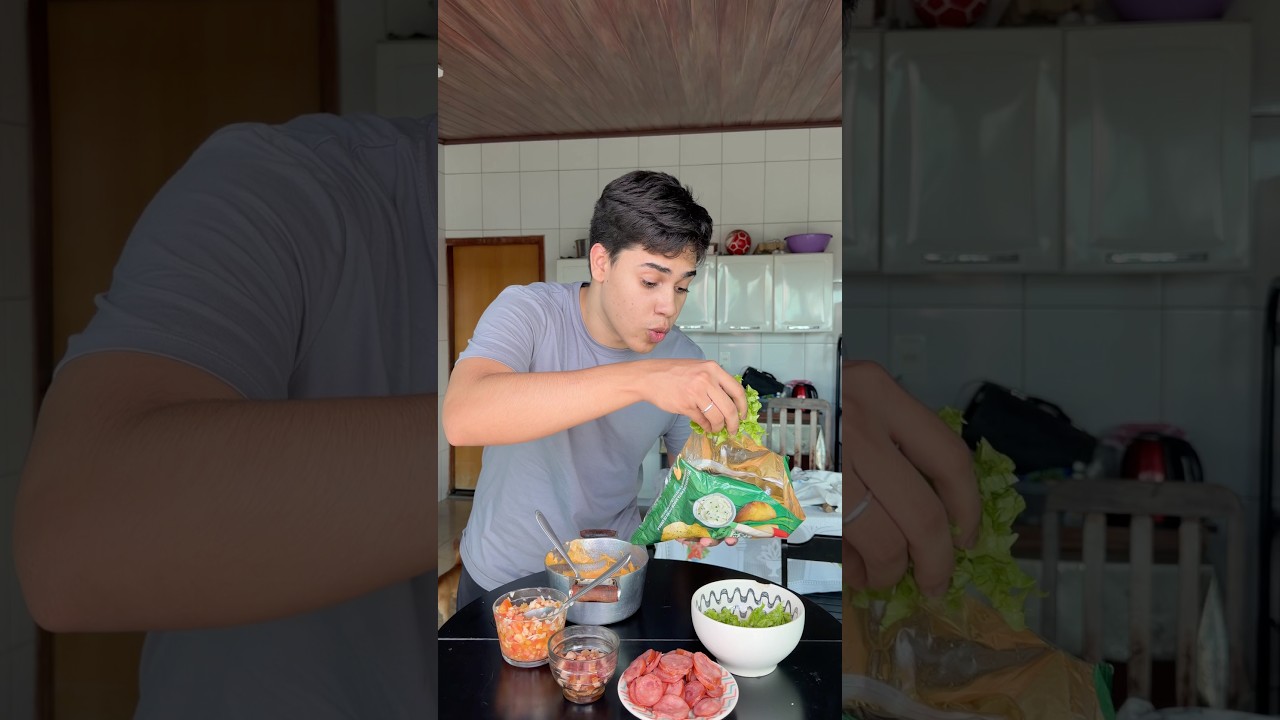 24hrs comendo s&oacute; comidas virais da internet 🍓#shorts