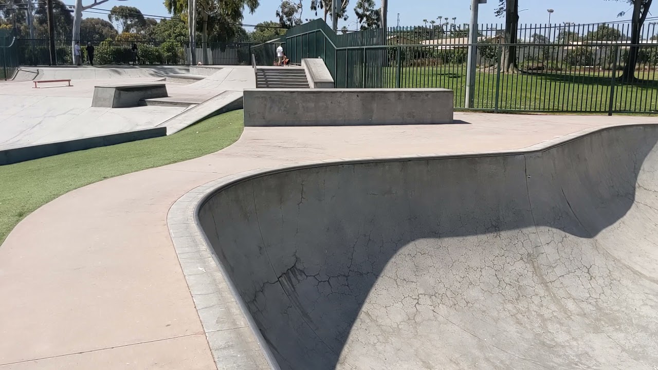 Tour of skatepark in Costa Mesa, CA.