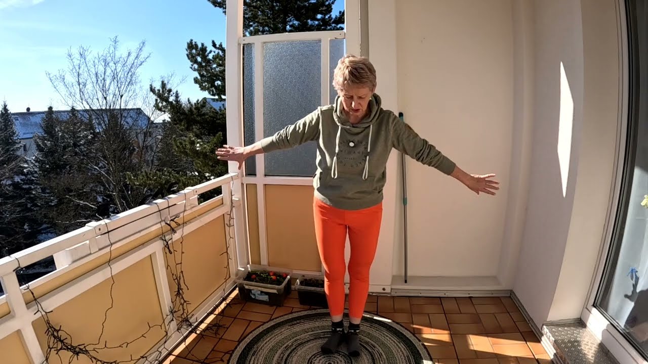 Ćwiczenia w lutowym słońcu na balkonie🏃‍♀️‍➡️🤸‍♀️🏃‍➡️