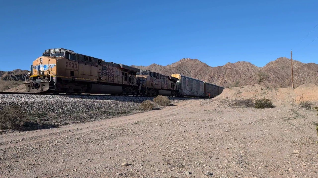 UP 5532 Eastbound Mixed Freight near Dome | Sunset Route