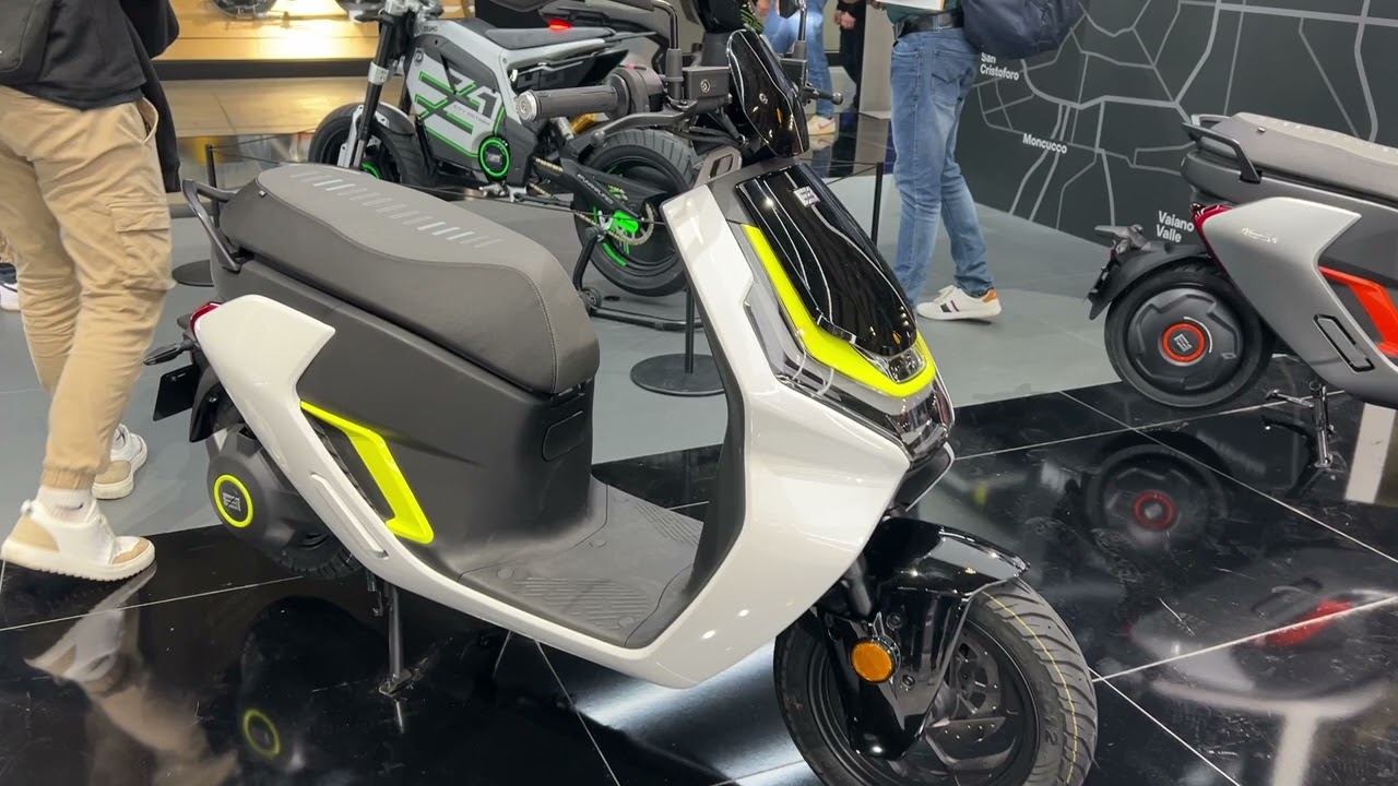Zeeho Life Ampilfied (2024) Walakround - EICMA 2023