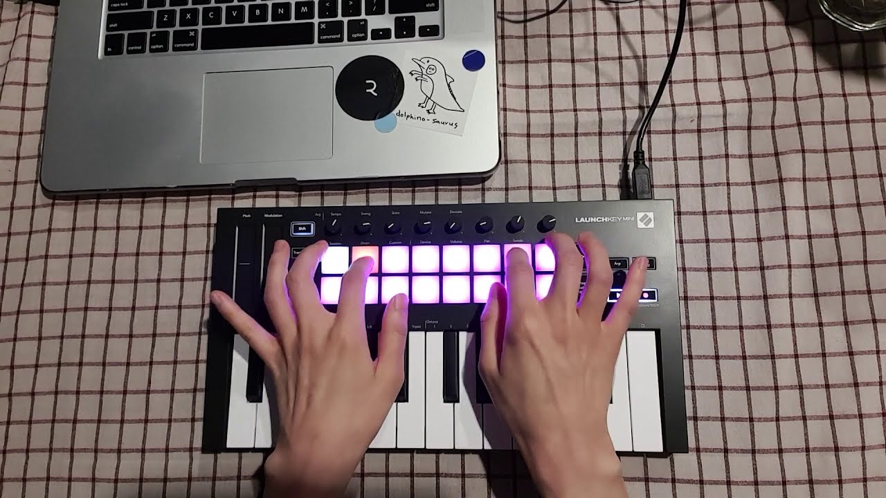 NOVATION LAUNCHKEY MINI MK3 l Live looping