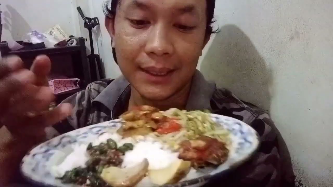 MAKAN SEDERHANA ! Lauk nya sagala aya