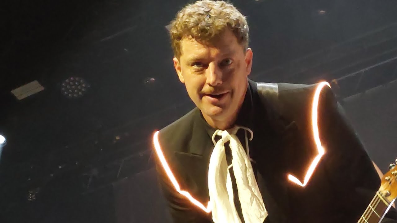 The Hives - Count Down To Shut Down (live at AfasLive Amsterdam)